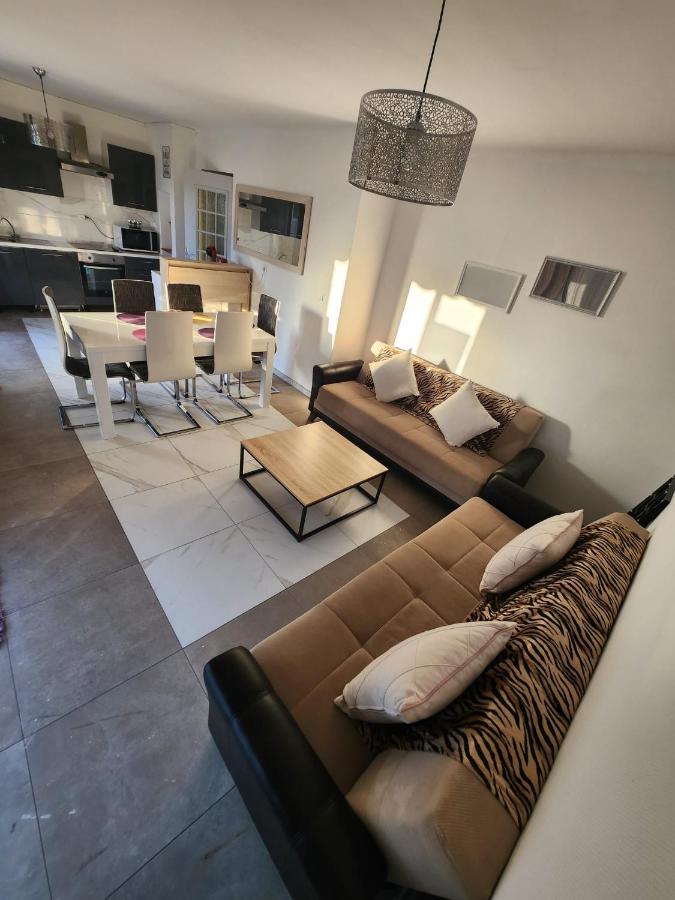Апартаменты Flat Genay  Экстерьер фото